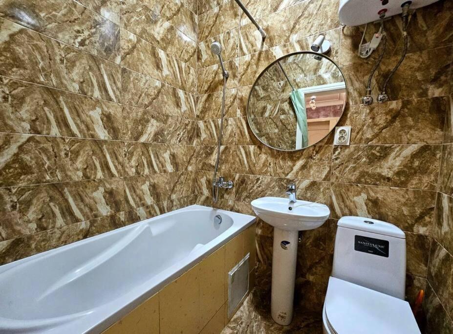 Luxury Apartment In The Center Κισινάου Εξωτερικό φωτογραφία